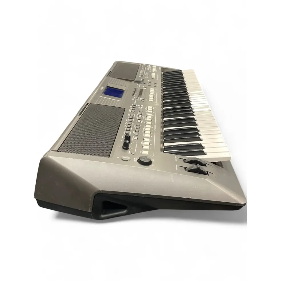 Used Yamaha PSR S670 Arranger Keyboard