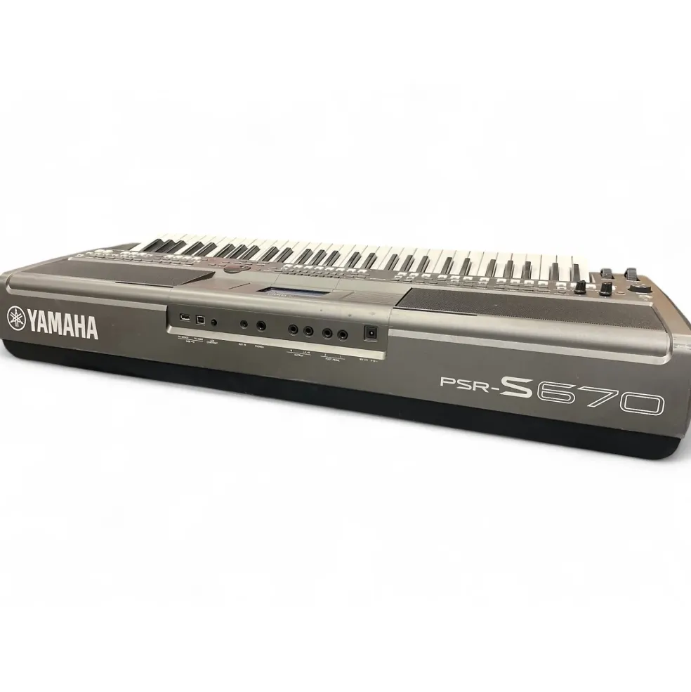 Used Yamaha PSR S670 Arranger Keyboard