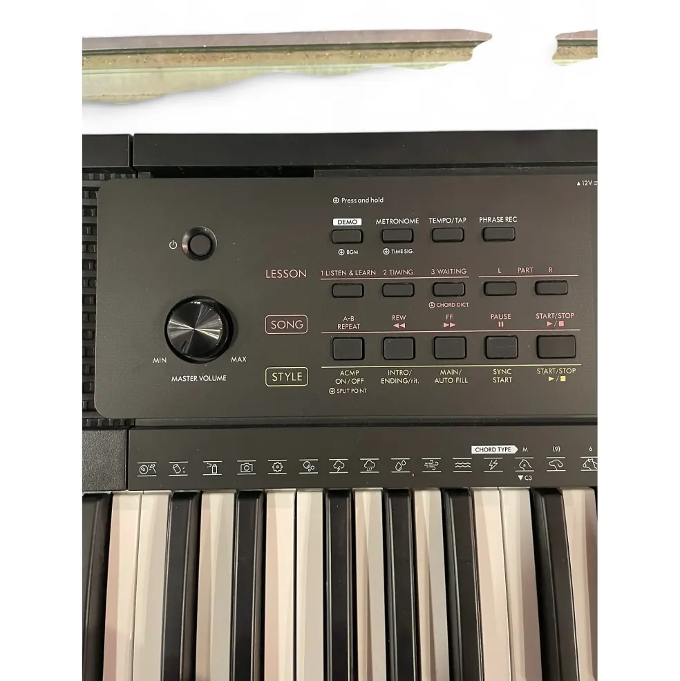 Used Yamaha PSRE273 Portable Keyboard