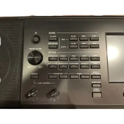 Used Yamaha psrsx700 Arranger Keyboard