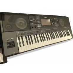Used Yamaha PSRSX900 Arranger Keyboard
