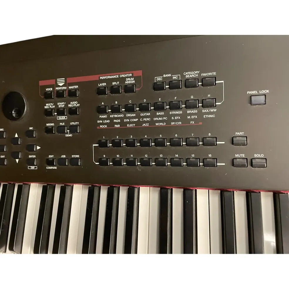 Used Yamaha S90XS 88 Key Synthesizer