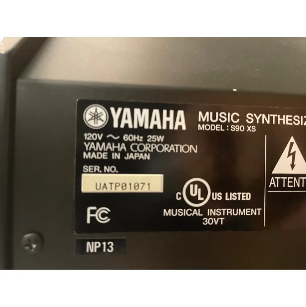 Used Yamaha S90XS 88 Key Synthesizer
