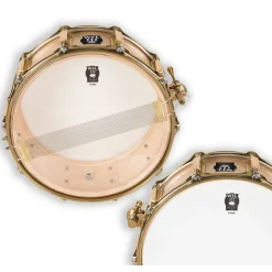WFLIII Drums Classic Wood Maple Snare Drum With Gold Hardware 14 x 5 in.
