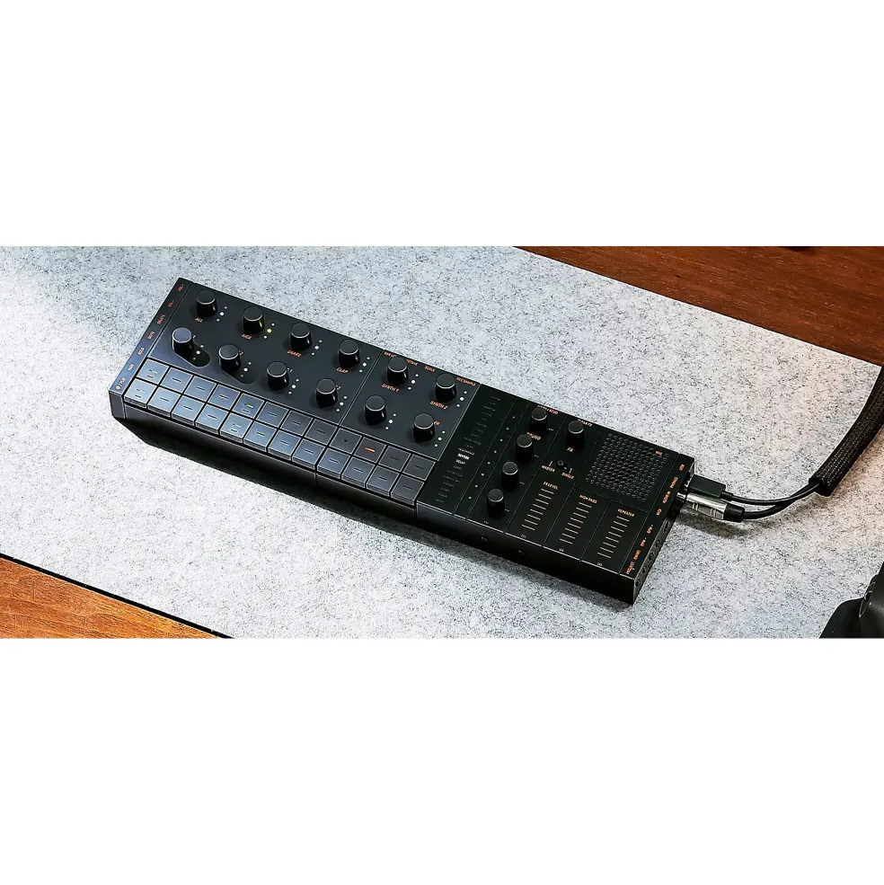 Yamaha SEQTRAK Music Creation Station Black