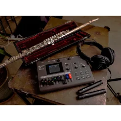 Zoom R12 MultiTrack Recorder